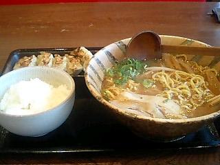 伝丸 らーめん&餃子&ご飯.jpg
