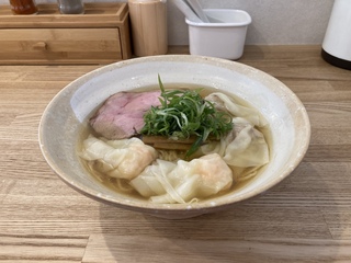 DURAMENTEI　肉・海老ワンタン麺 白