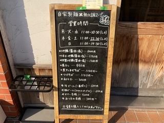 @Ŕ